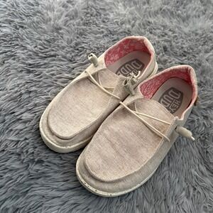 Hey Dude Sip On Shoes Cream Women's Size 6 Casual Comfy Everyday Wear